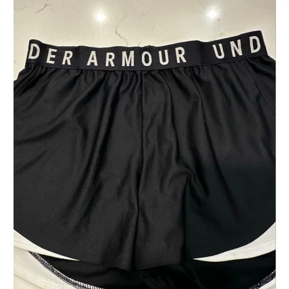 Under Armour Black & White Athletic Shorts M - Picture 2 of 5
